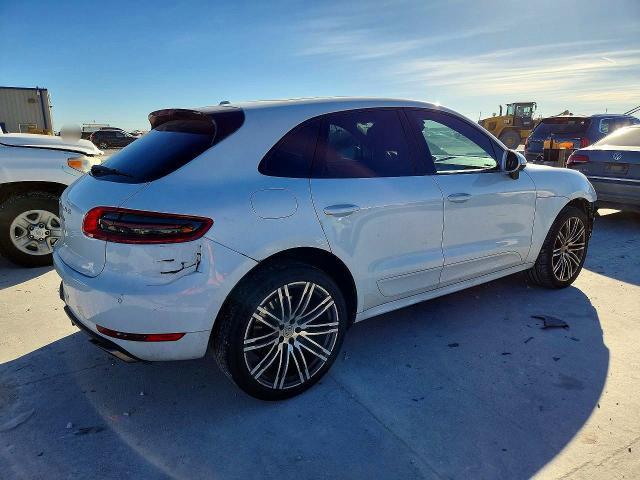 2016 Porsche Macan Turbo