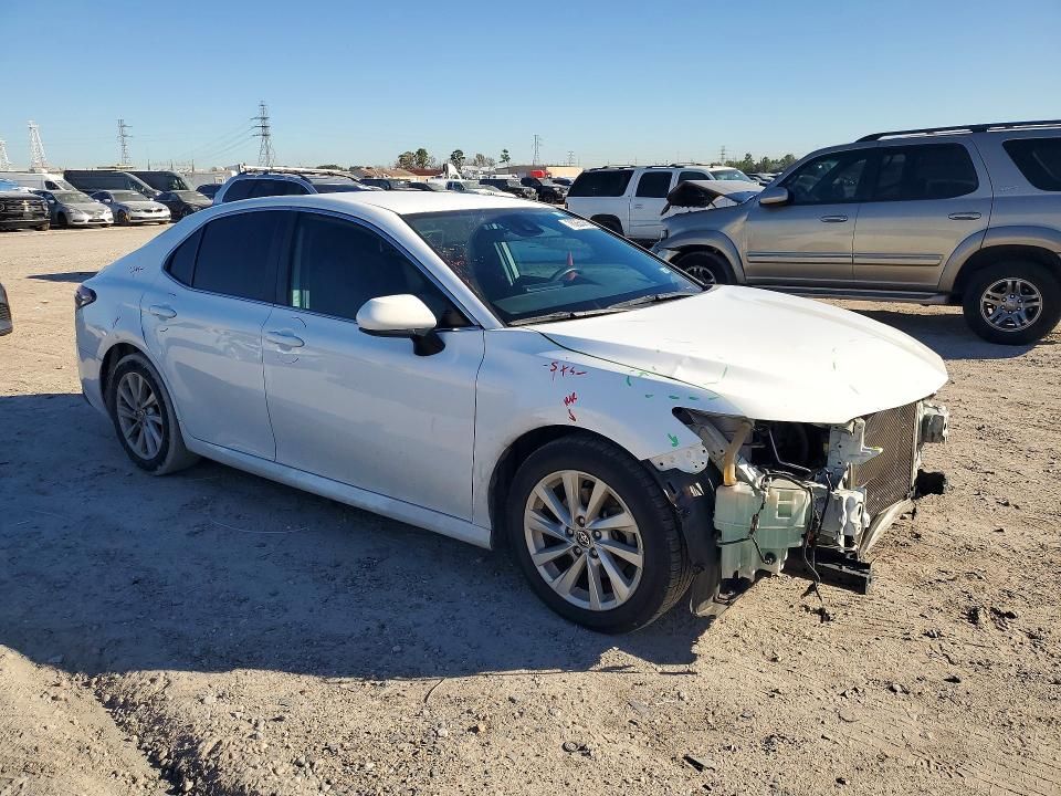 2021 Toyota Camry le