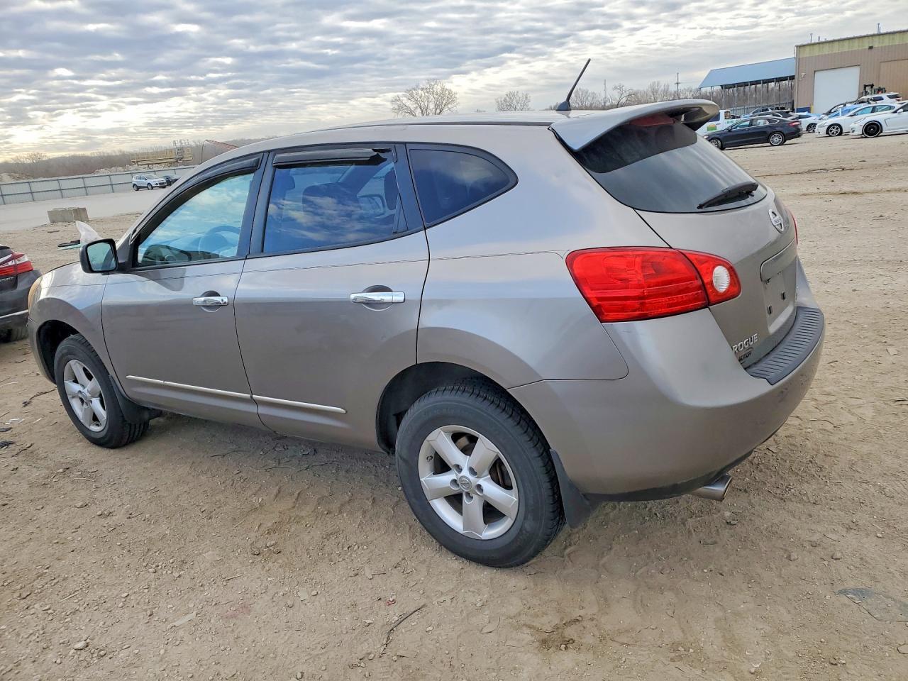2010 Nissan Rogue s