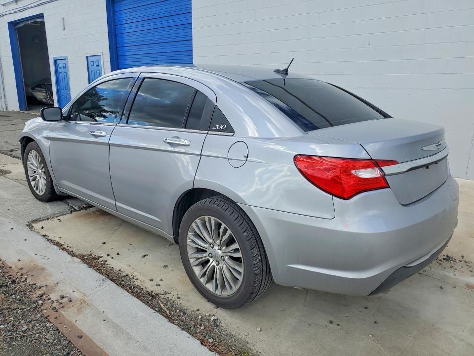 2013 Chrysler 200 Limited