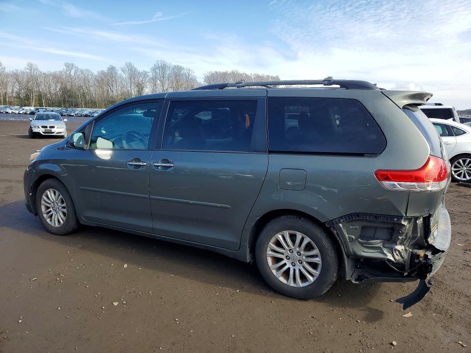2012 Toyota Sienna xle