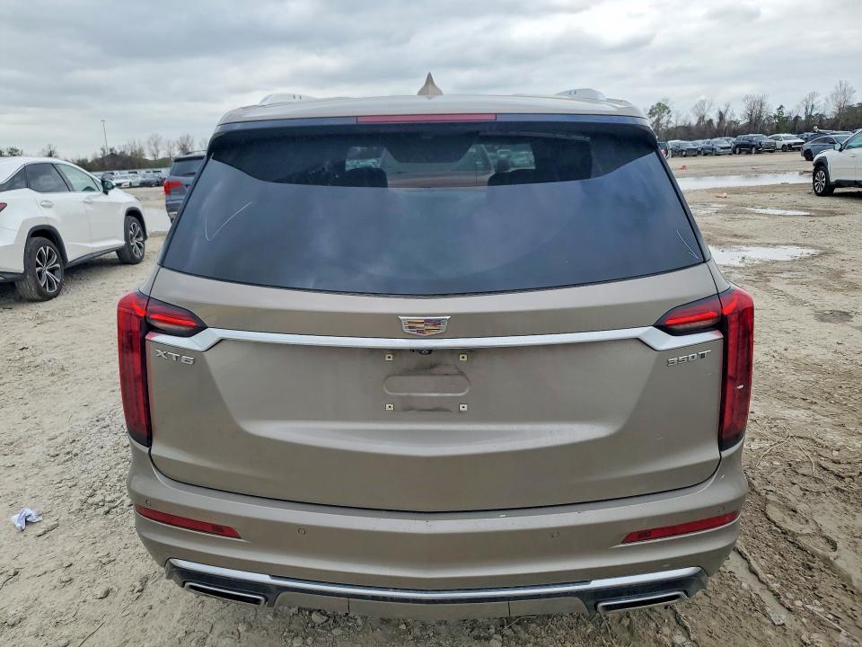 2022 Cadillac XT6 Luxury