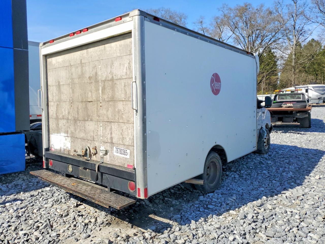 2004 Ford E350 Delivery Truck