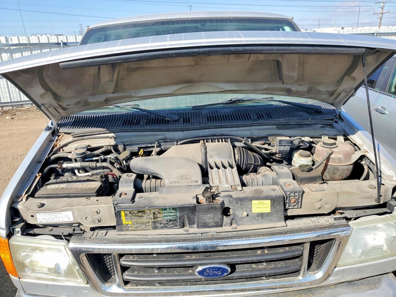 2004 Ford Econoline E350 Super Duty Wagon