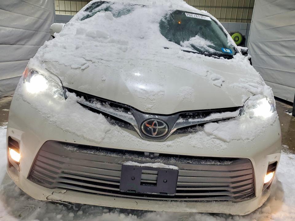 2019 Toyota Sienna xle