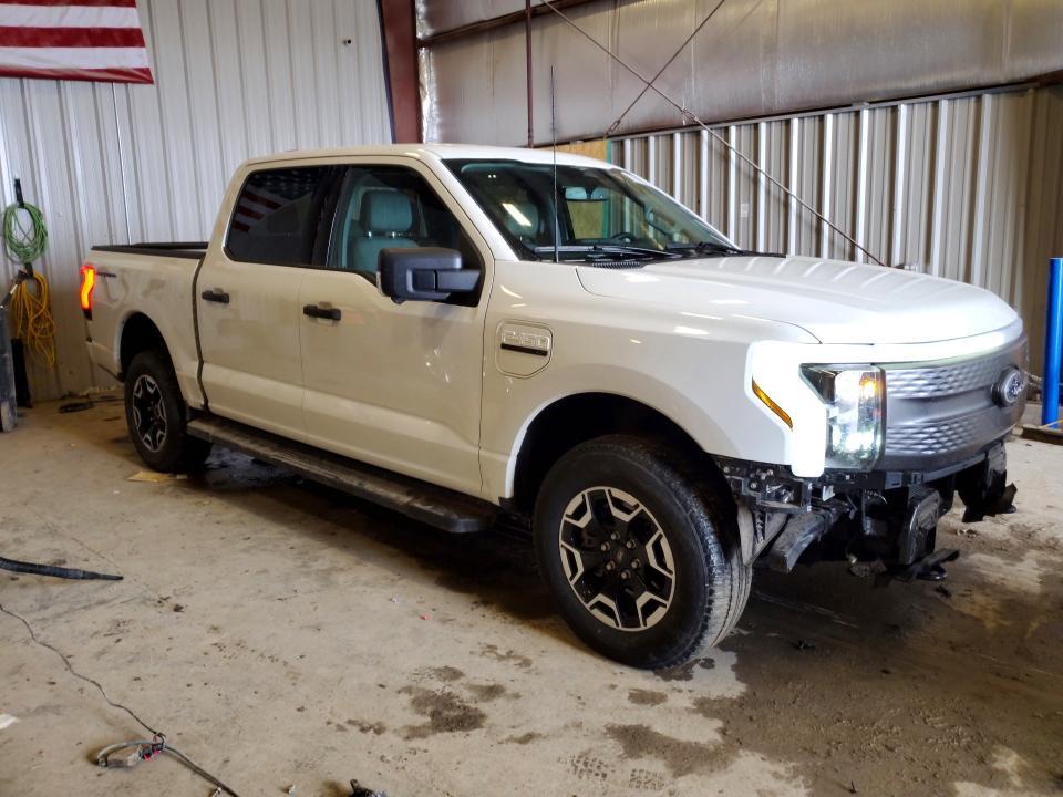 2023 Ford F150 Lightning pro