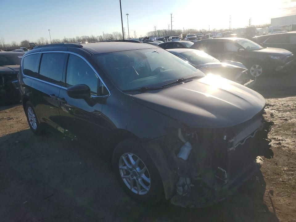 2020 Chrysler Voyager lxi
