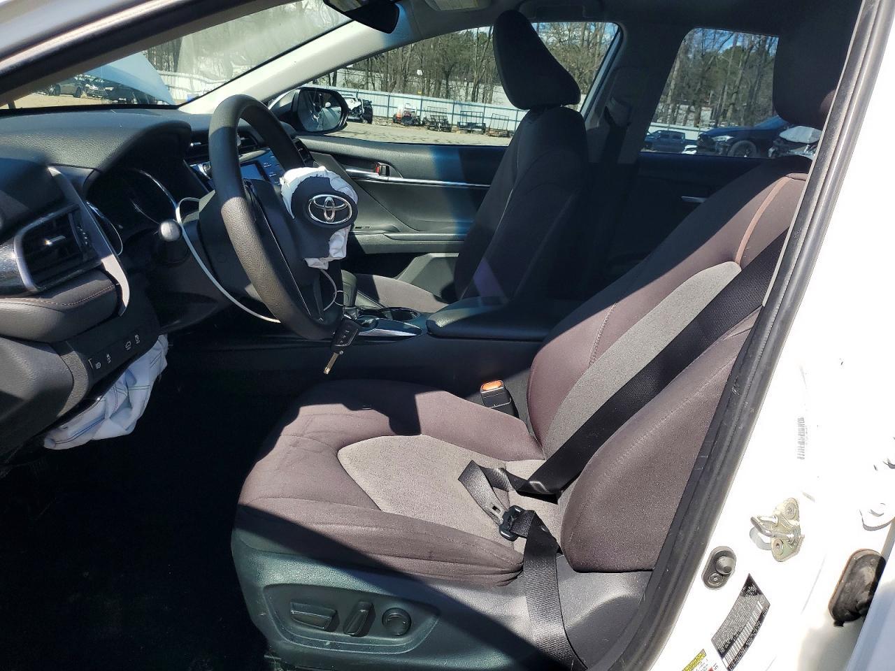 2019 Toyota Camry le