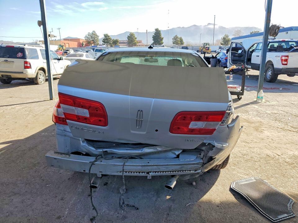 2009 Lincoln Townhouse MKZ