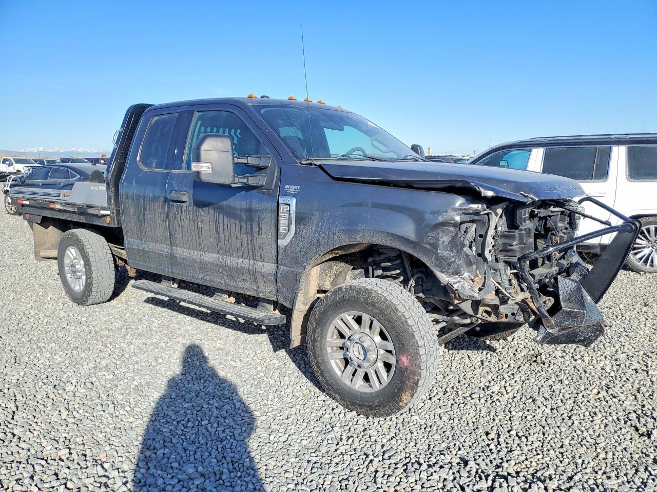 2017 Ford F350 Super Duty Flatbed Truck