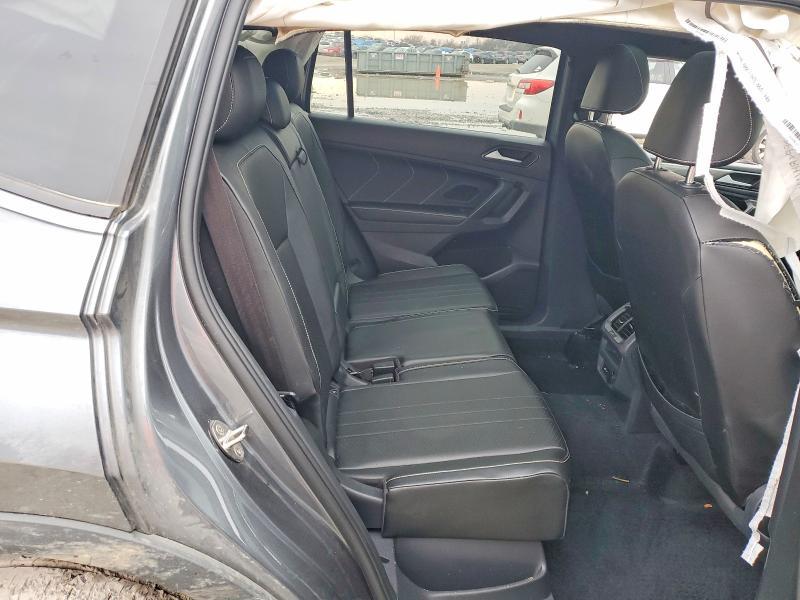 2022 Volkswagen Tiguan se R-line Black