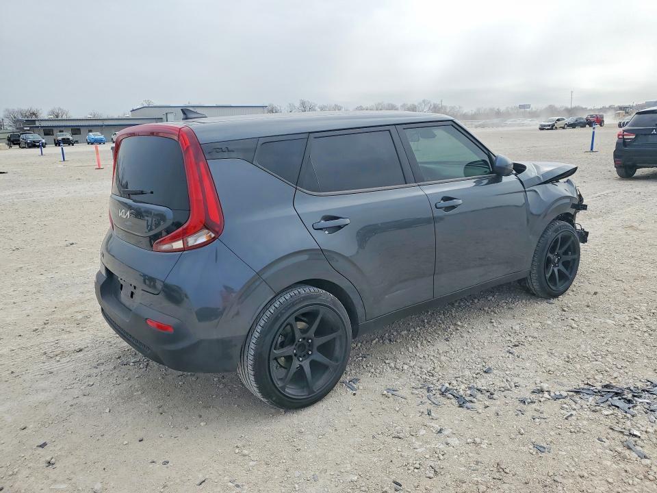 2022 KIA Soul lx