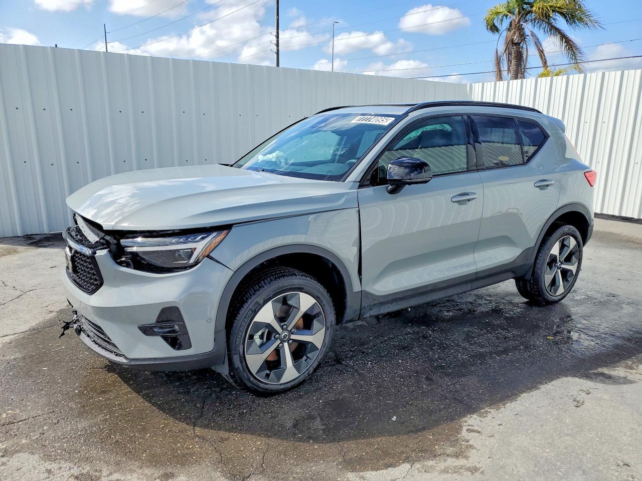 2026 Volvo Xc40 Plus