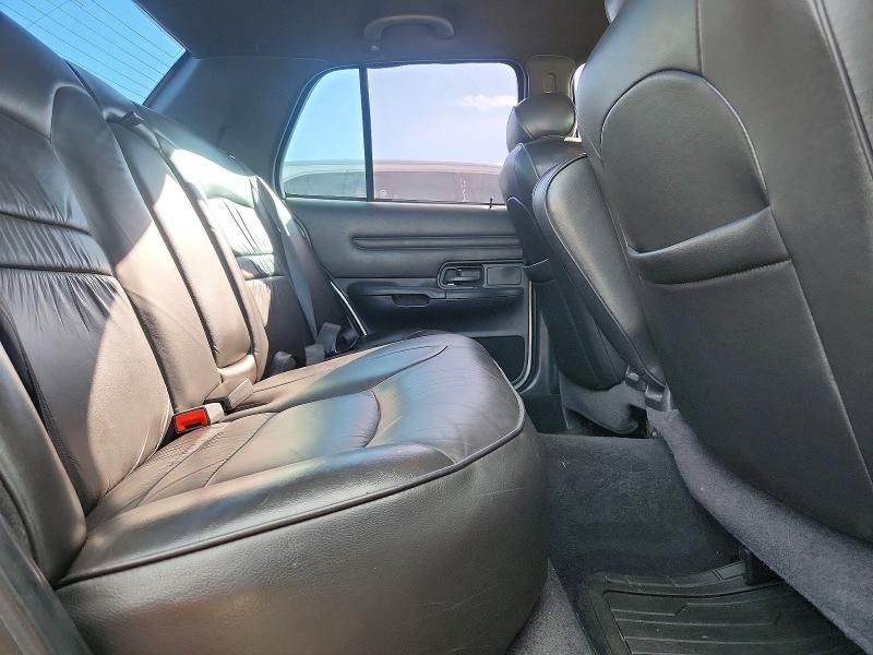 2001 Ford Crown Victoria lx