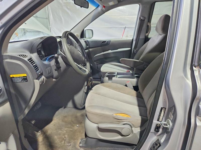 2011 KIA Sedona lx