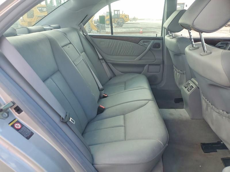 2000 Mercedes-Benz E 320