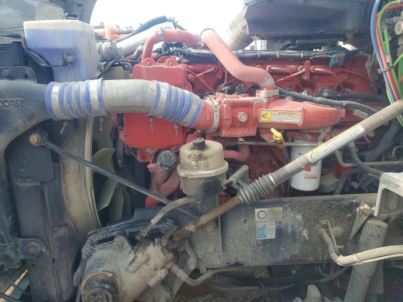 2016 Kenworth T680 Semi Truck