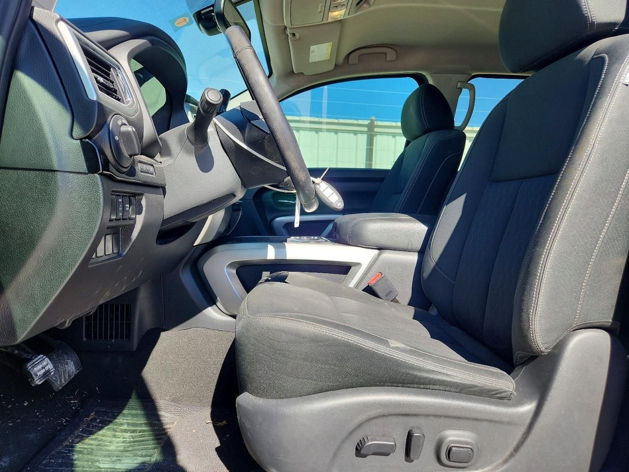 2018 Nissan Titan sv