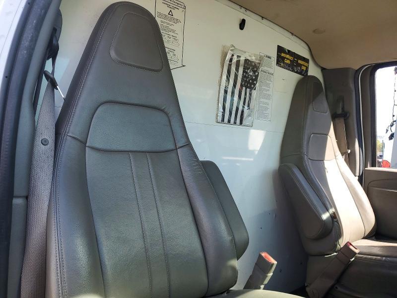 2021 GMC Savana BOX Truck
