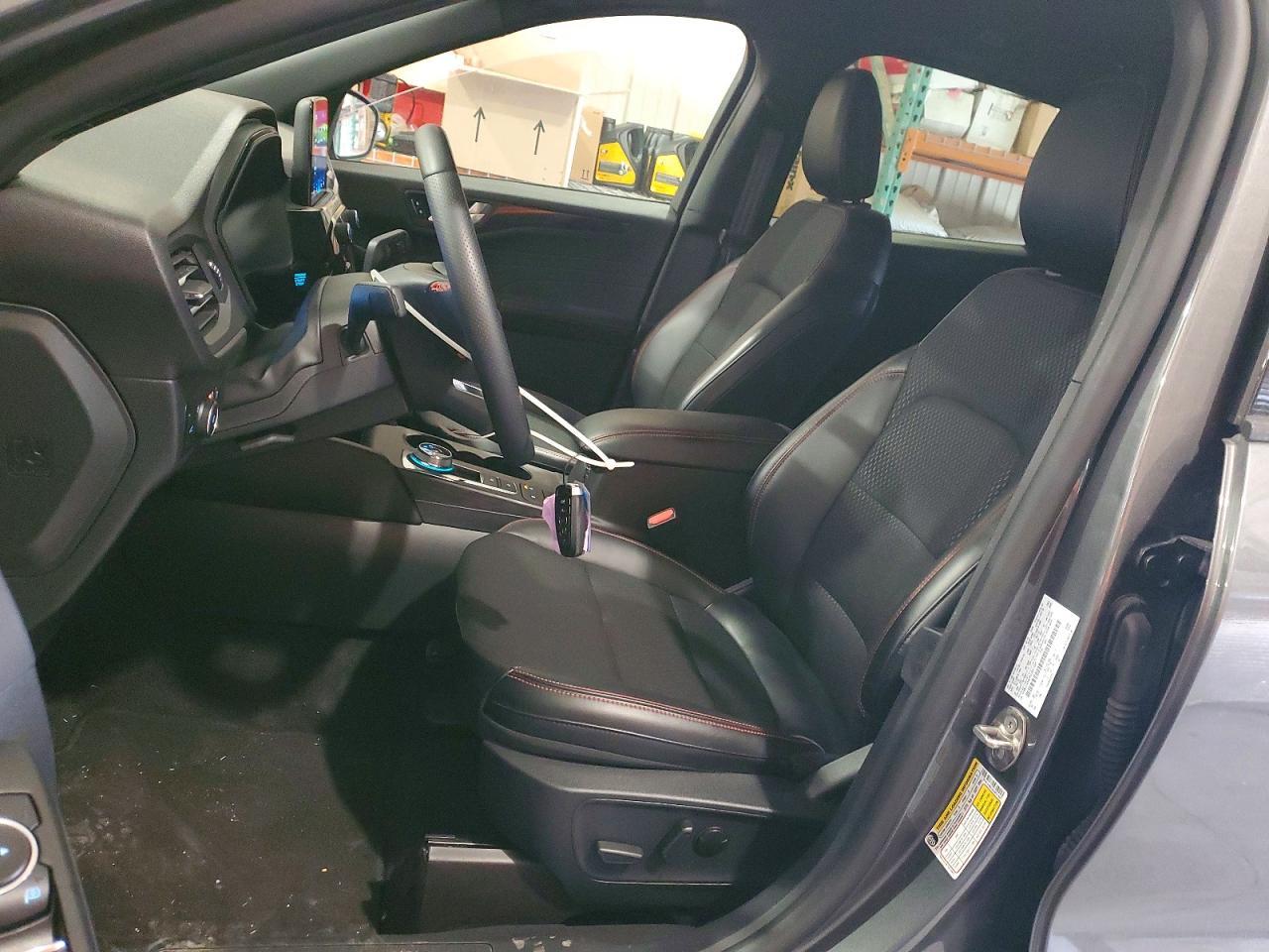 2025 Ford Escape st Line Select