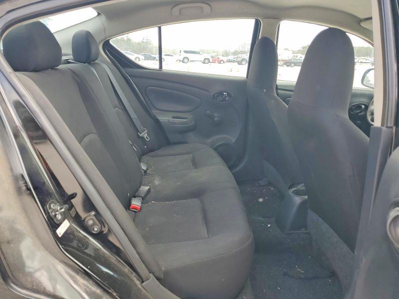 2015 Nissan Versa 1.6 s