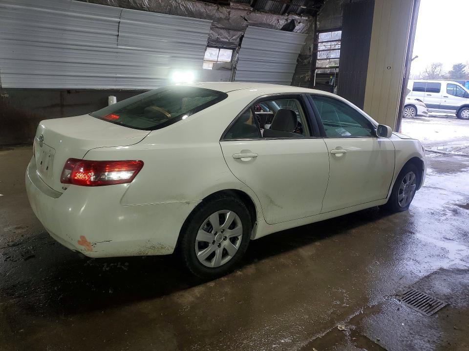 2011 Toyota Camry le