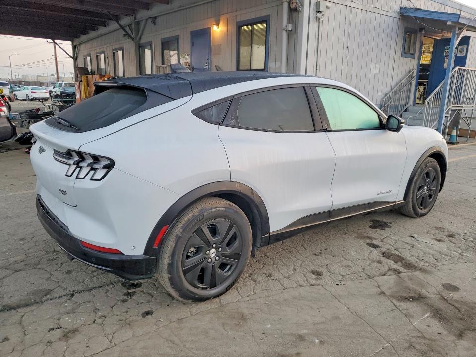 2022 Ford Mustang Mach-e California Route 1
