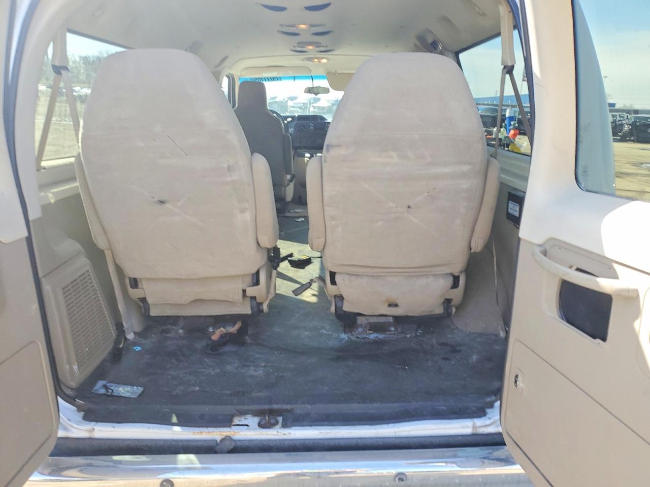 2013 Ford Econoline E350 Super Duty Wagon