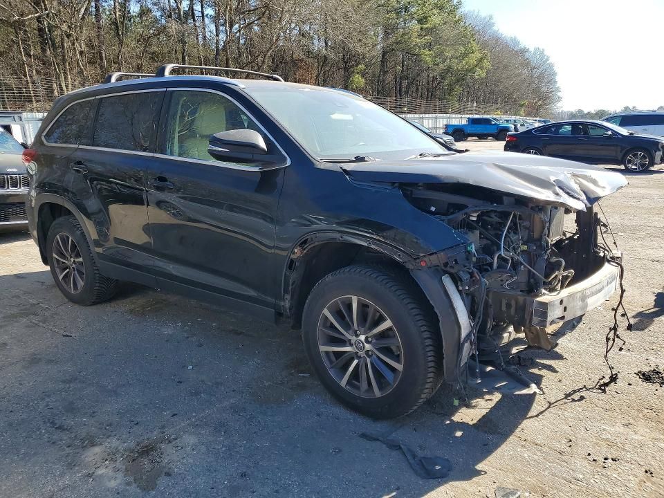 2019 Toyota Highlander se