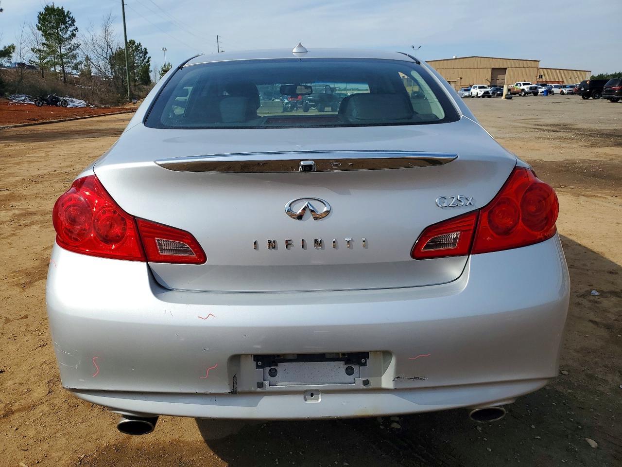 2011 Infiniti G25