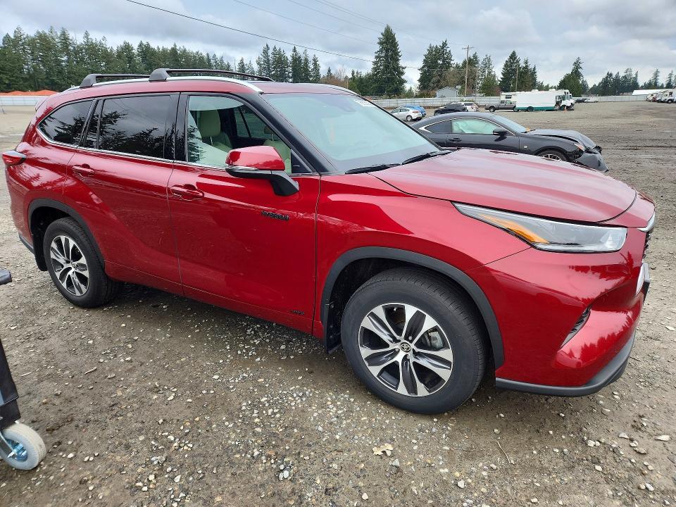 2021 Toyota Highlander Hybrid xle