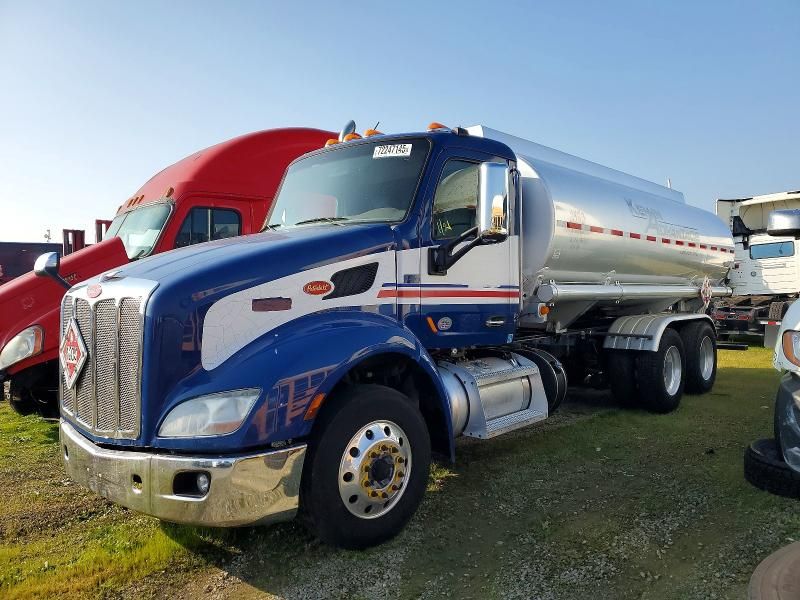 2017 Peterbilt Tractor 579-Semi Truck