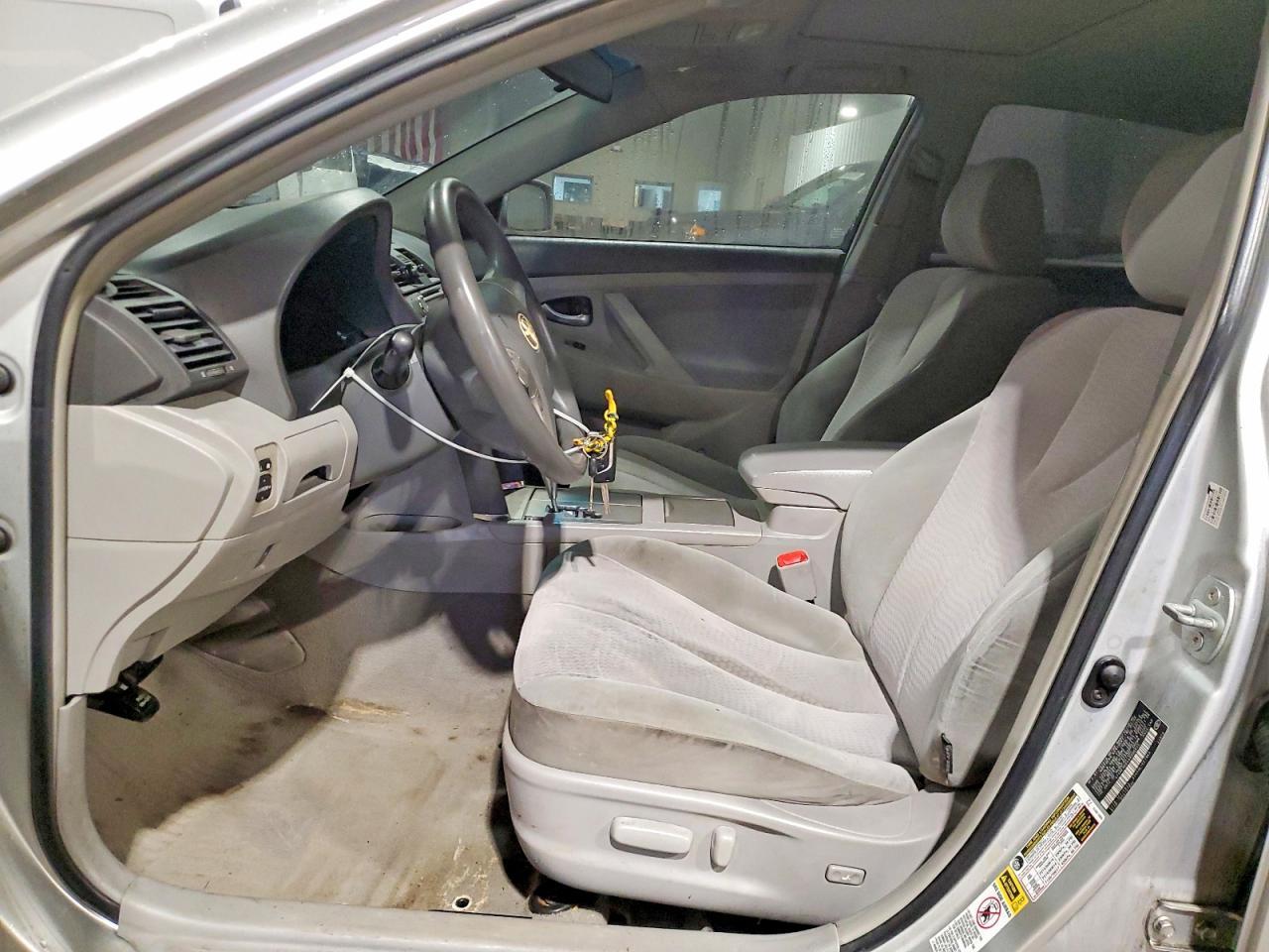 2010 Toyota Camry le