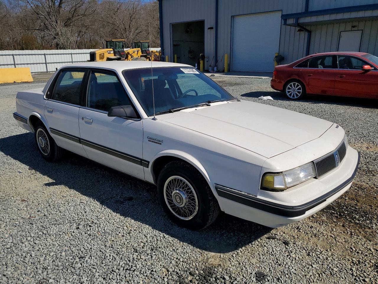 1992 Oldsmobile Cutlass Ciera Base