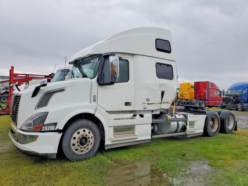 2017 Volvo VNL Semi Truck