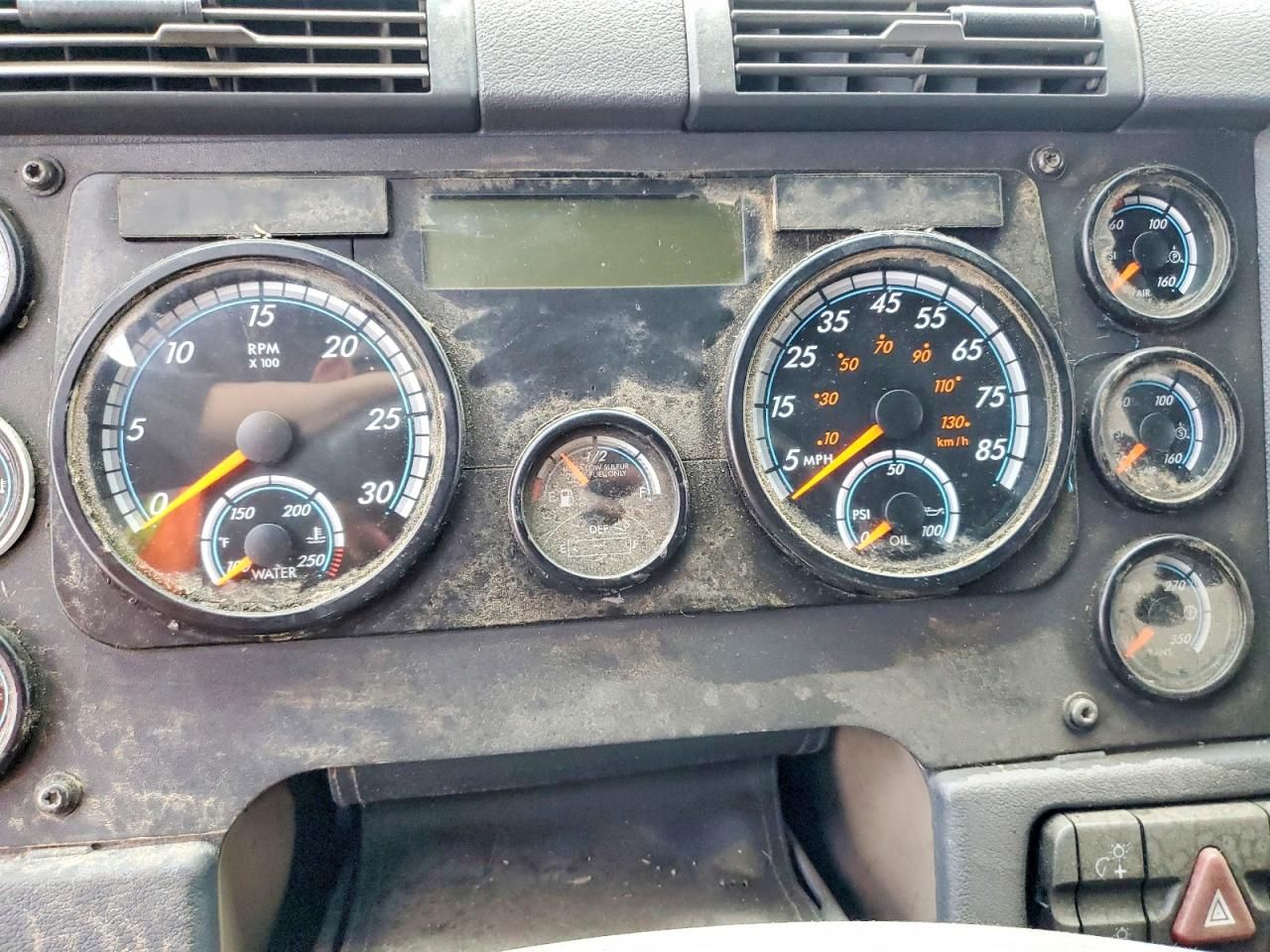 2018 Freightliner Cascadia 125 Semi Truck