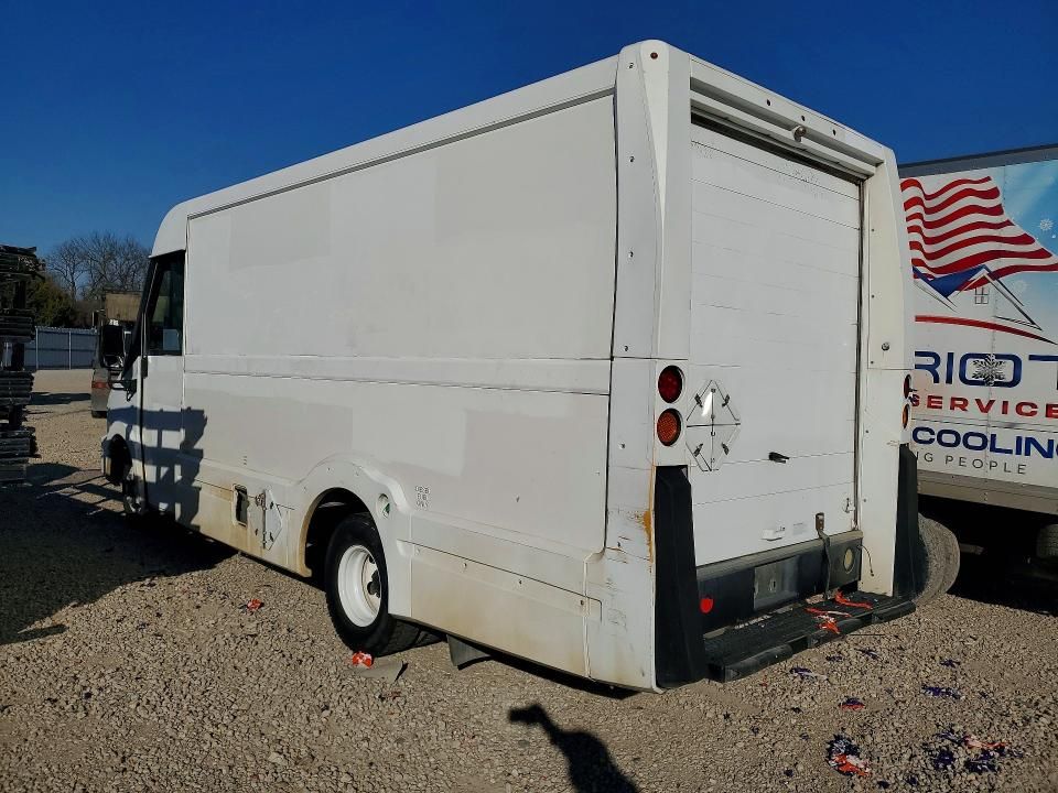 2013 Isuzu NPR Delivery Truck