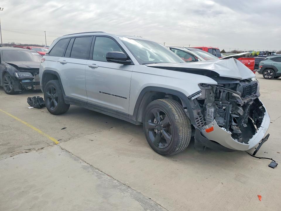 2024 Jeep Grand Cherokee Laredo