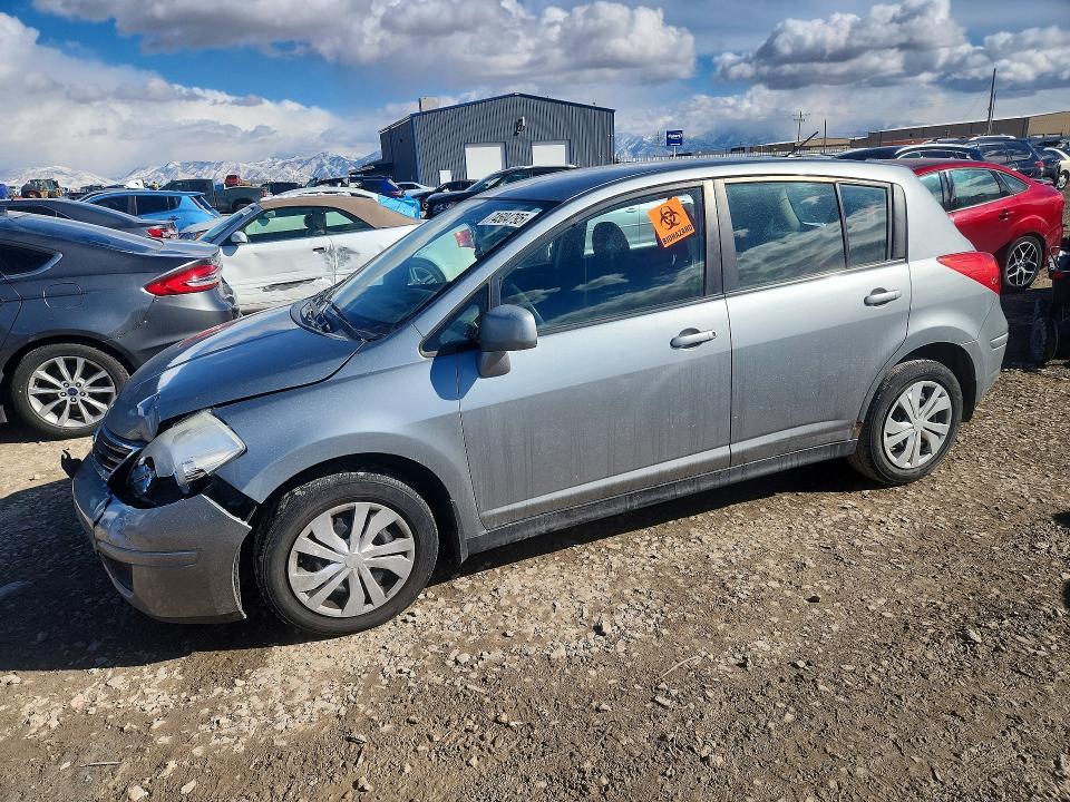 2011 Nissan Versa 1.8 s