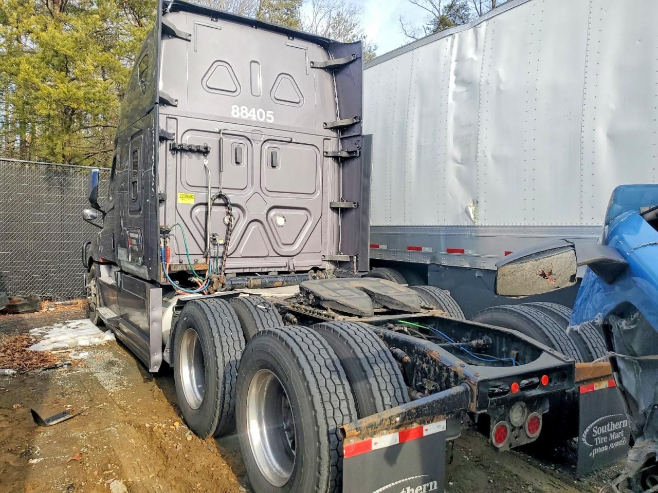 2020 Freightliner Cascadia 126