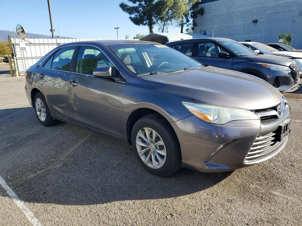 2016 Toyota Camry le