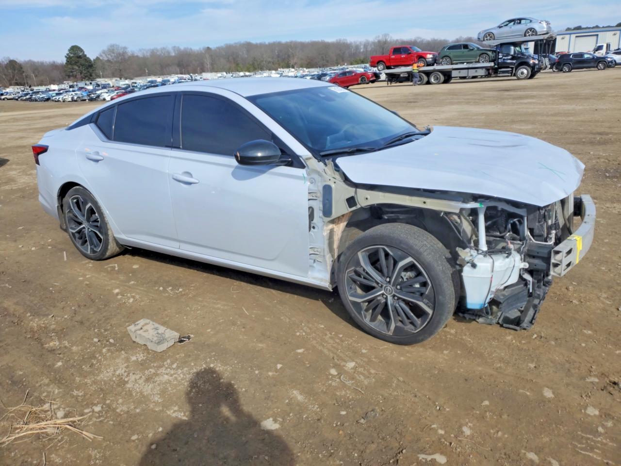 2023 Nissan Altima sr