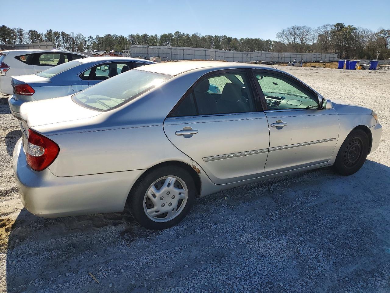 2004 Toyota Camry le
