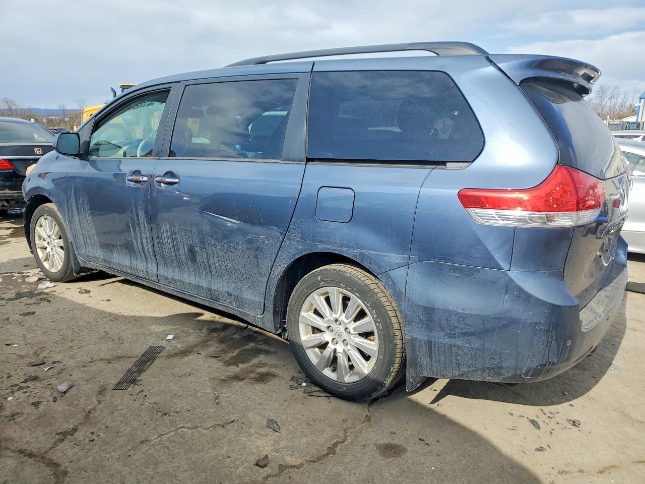2014 Toyota Sienna xle