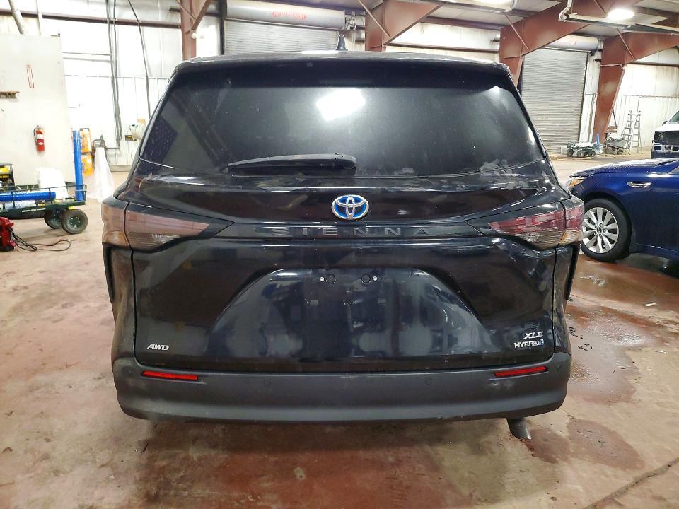 2023 Toyota Sienna xle