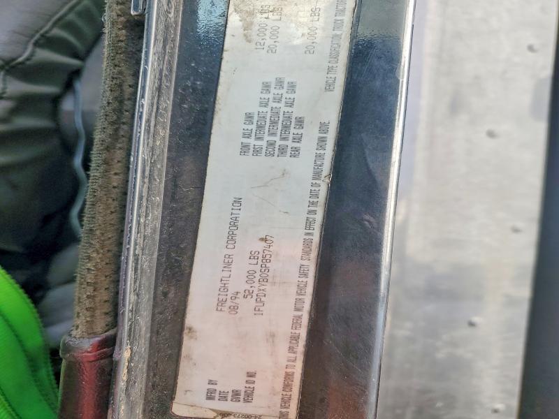 1995 Freightliner Conventional FLD120