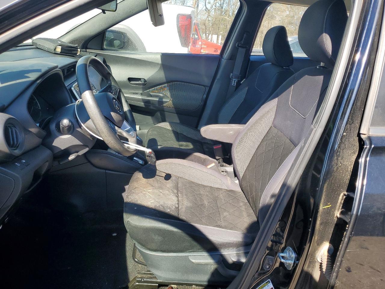 2019 Nissan Kicks s