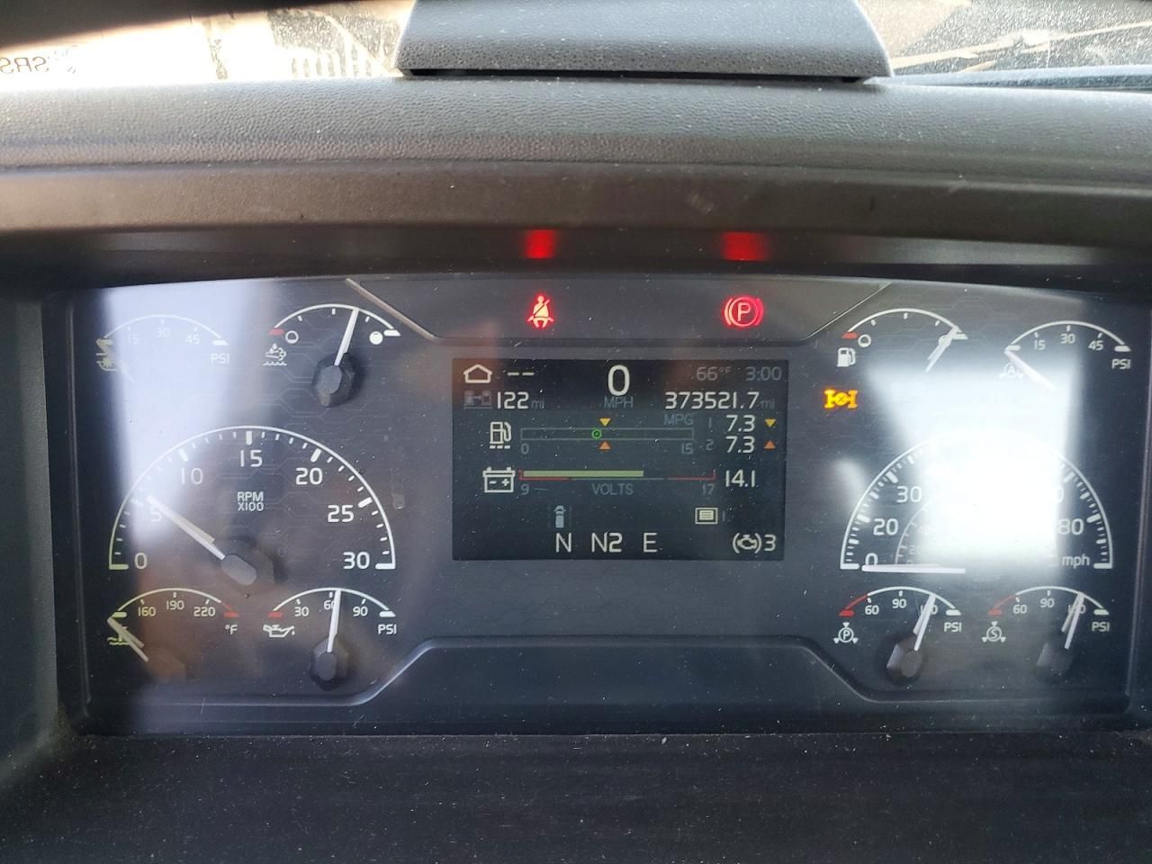 2020 Volvo VNR Semi Truck