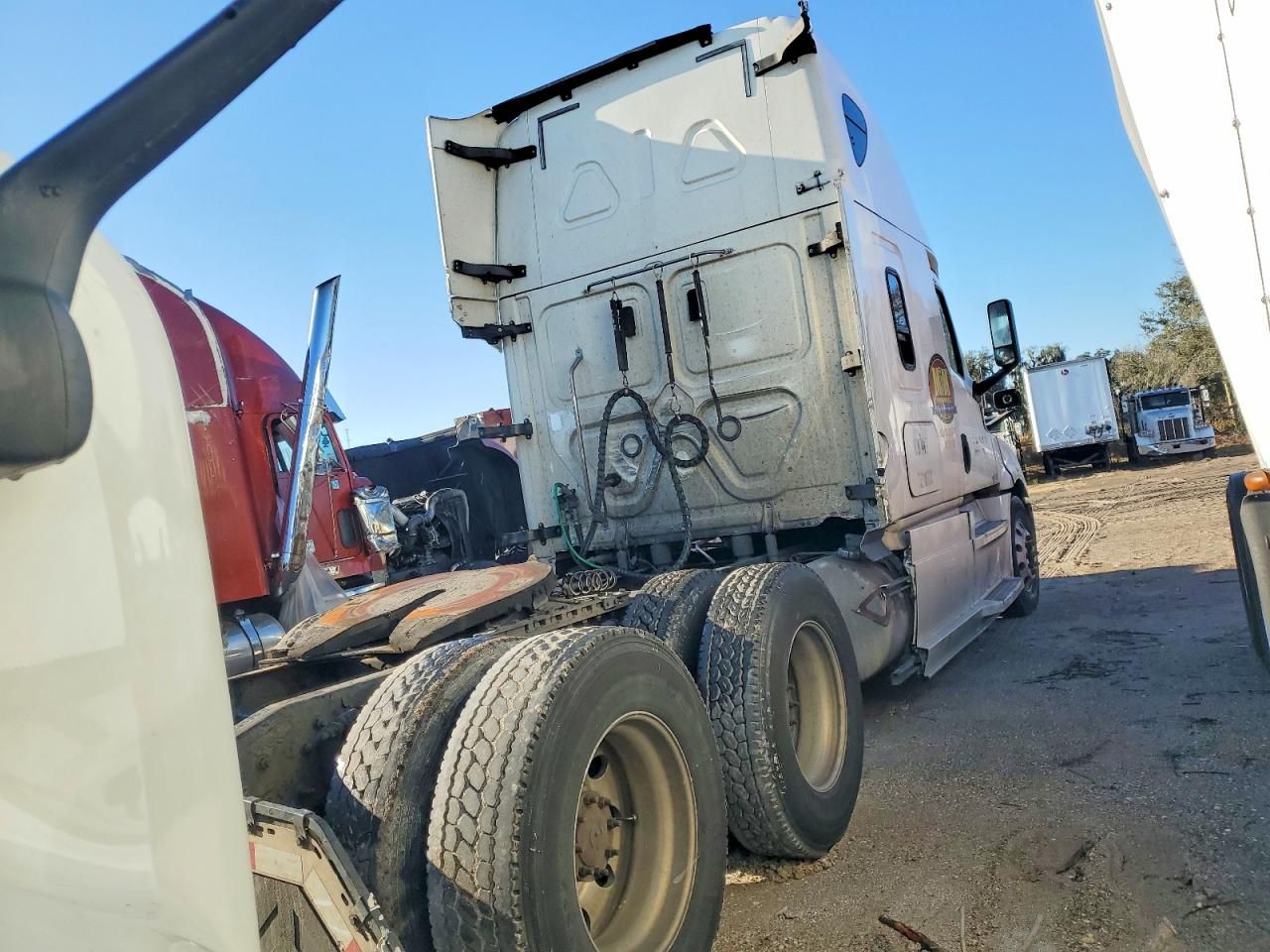 2020 Freightliner Cascadia 126 Semi Truck