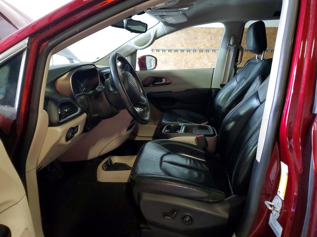2017 Chrysler Pacifica Touring l